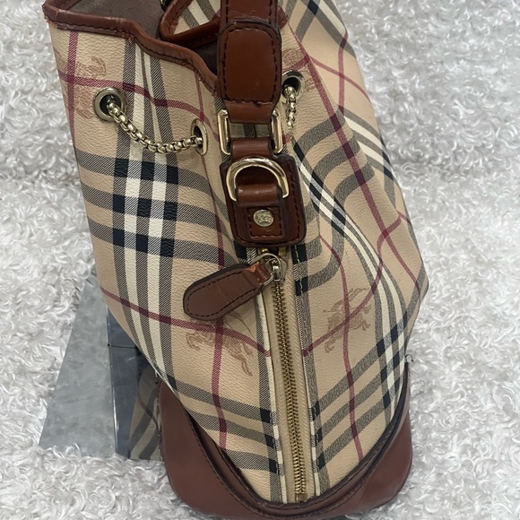 Burberry Beige/Brown Haymarket Check Canvas and Leather Drawstring Bucket Bag - Picture 4 of 16